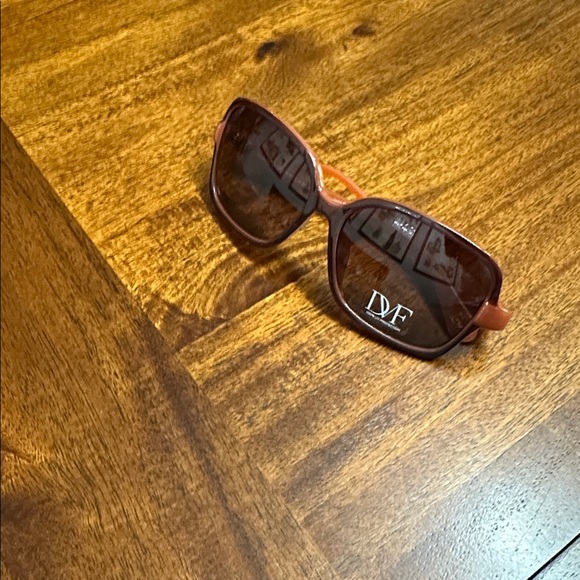 Diane Von Furstenberg Women's Sunglasses in Rich Brown - Picture 2 of 8